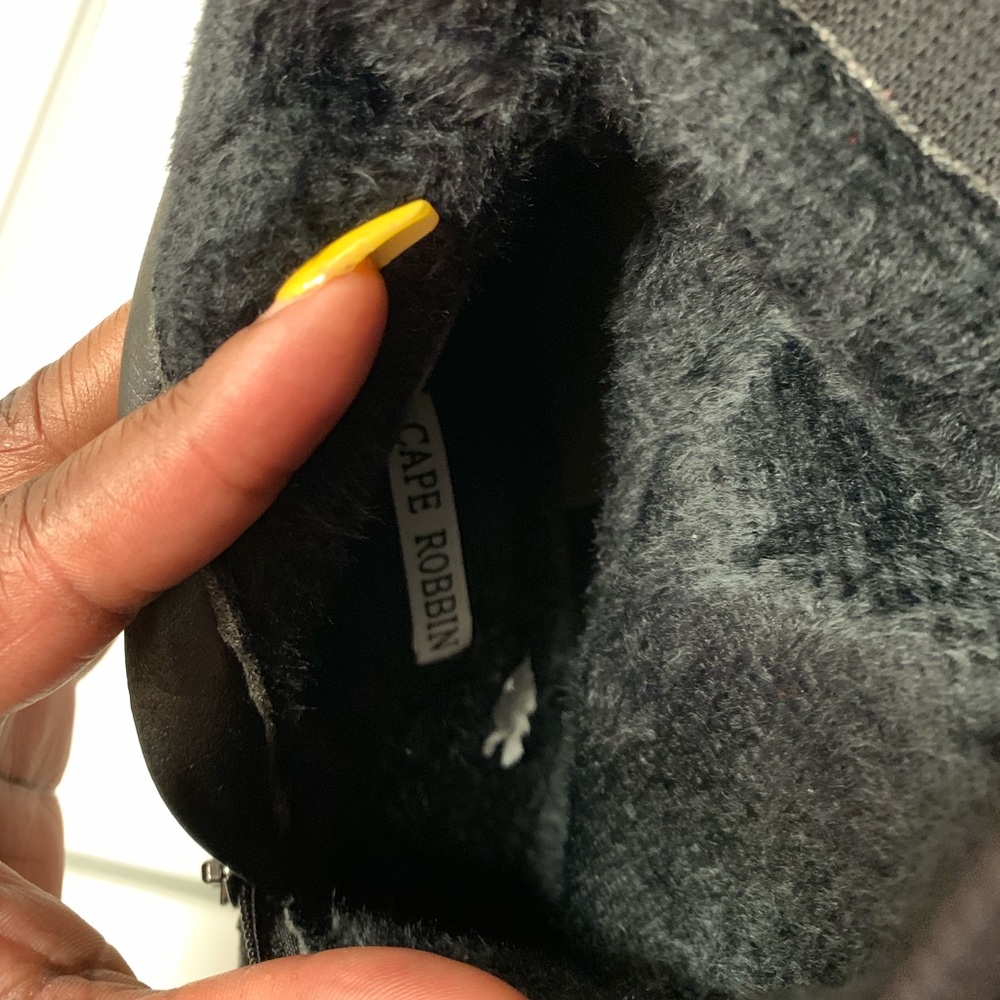 *SOLD*Patten leather Boots - Picture 4 of 5